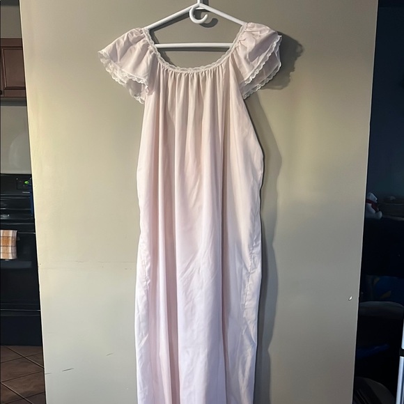 Vintage  Pink Chemise with Puffed Sleeves - Picture 5 of 7